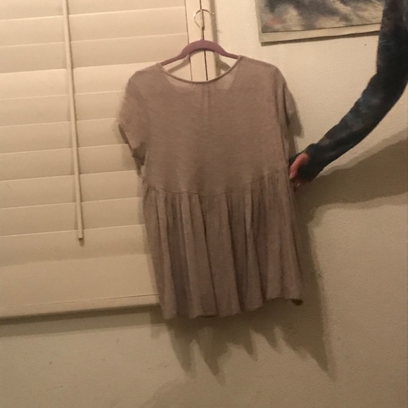 Top - Picture 2 of 2